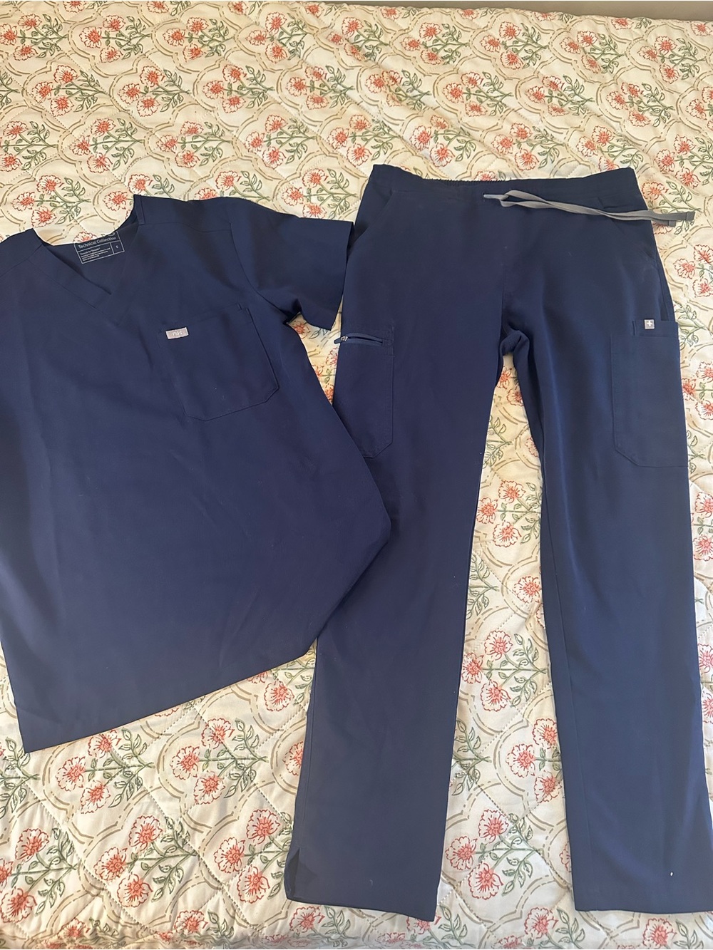 Figs Navy Straight-Leg Scrub Set